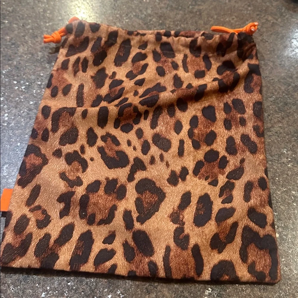 IPSY CINCH CLOSURE ALL THINGS MAKE-UP BAG leopard brown orange